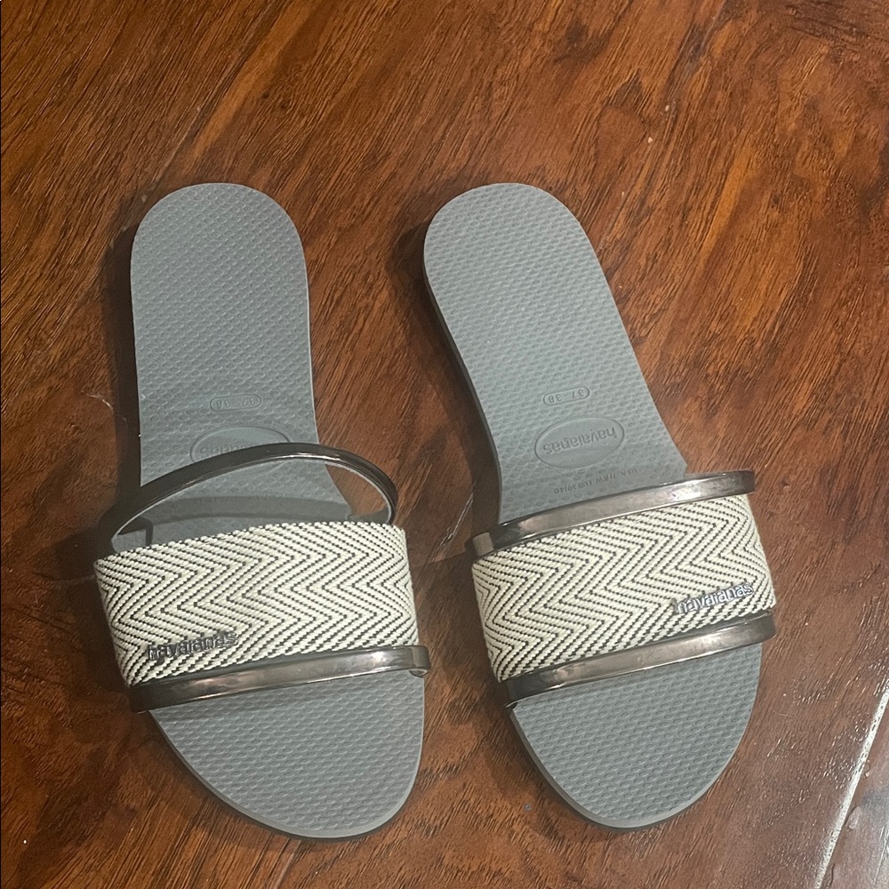 Havaianas slide sandals